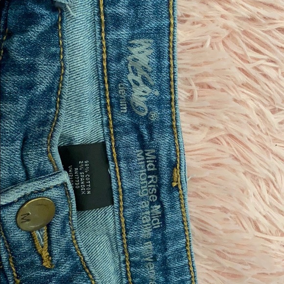 Blue jean shorts - Picture 3 of 3